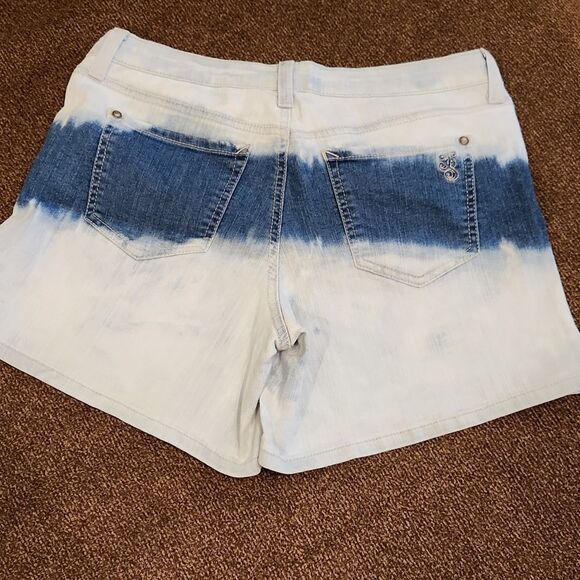 Jessica Simpson Forever Low Rise Shorts - Picture 2 of 6